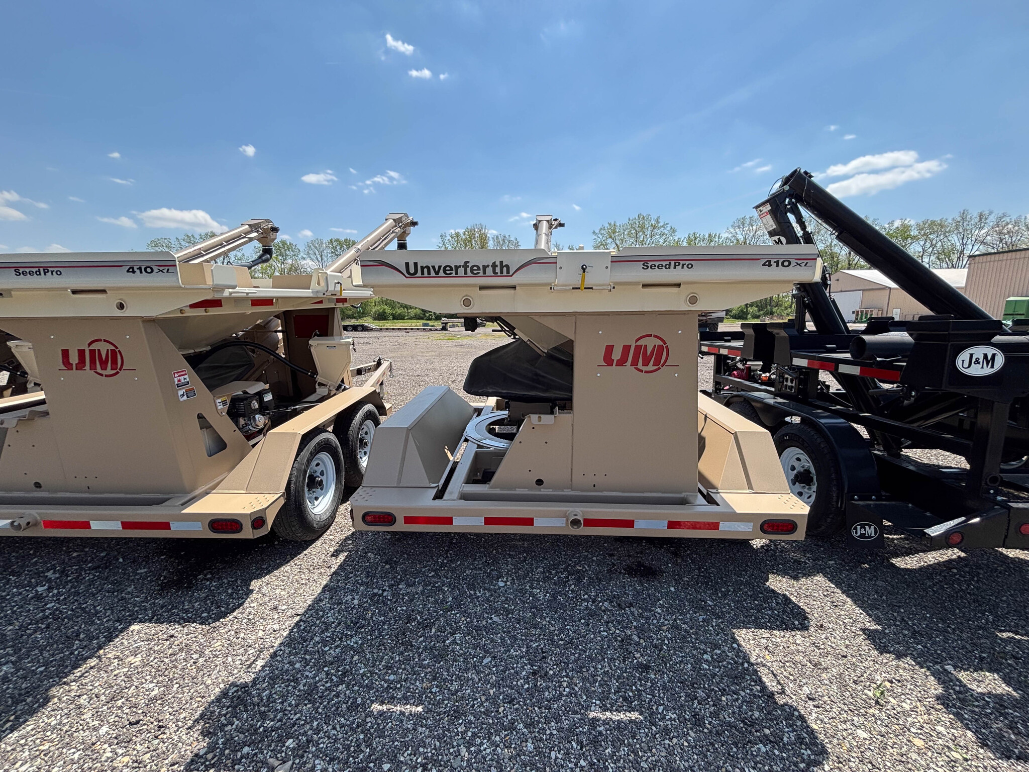 Used 2024 Unverferth 410XL Seed Tenders at Koenig Equipment in Knightstown, IN - PhotoXL2