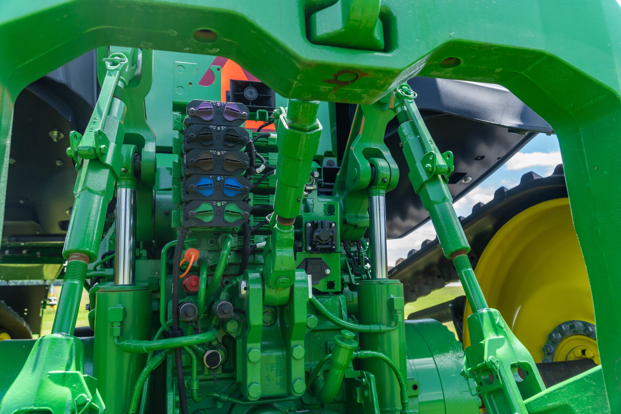Used 2024 John Deere 8RT 370 Track Tractors at Koenig Equipment in Anna, OH - PhotoXL11
