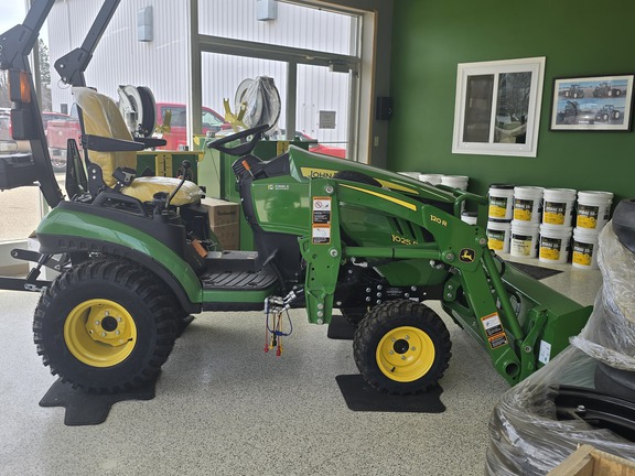  John Deere 1025R