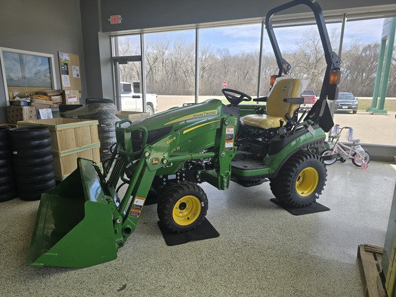 2025 John Deere 1025R - Photo2