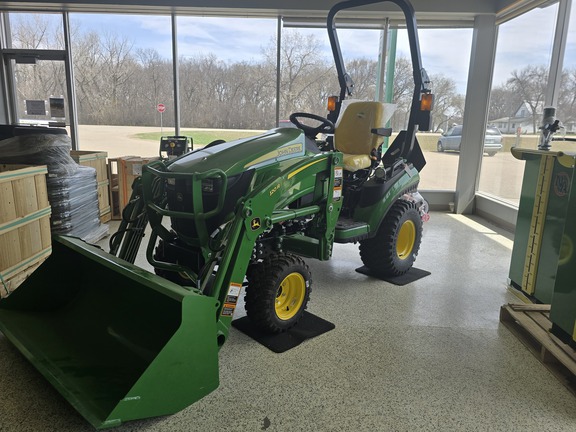 2025 John Deere 1025R - Photo3