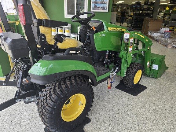 2025 John Deere 1025R - Photo8