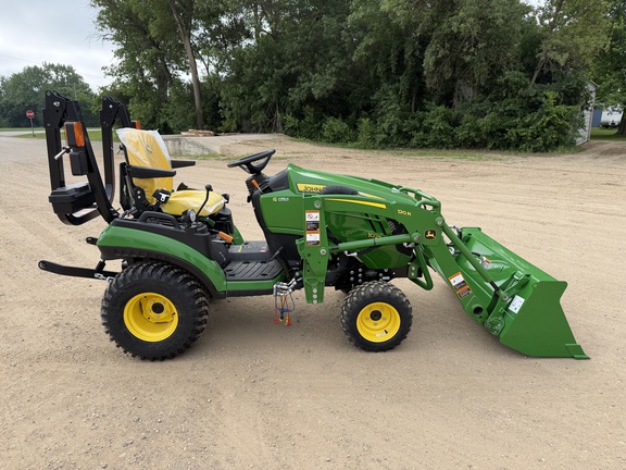 2025 John Deere 1025R - Photo2