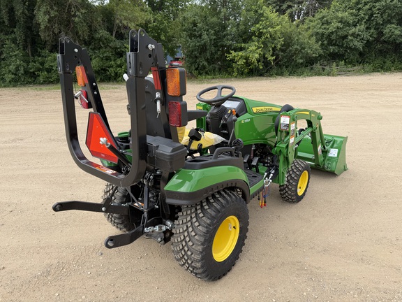 2025 John Deere 1025R - Photo3