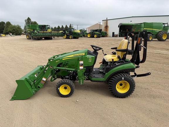 2025 John Deere 1025R - Photo6