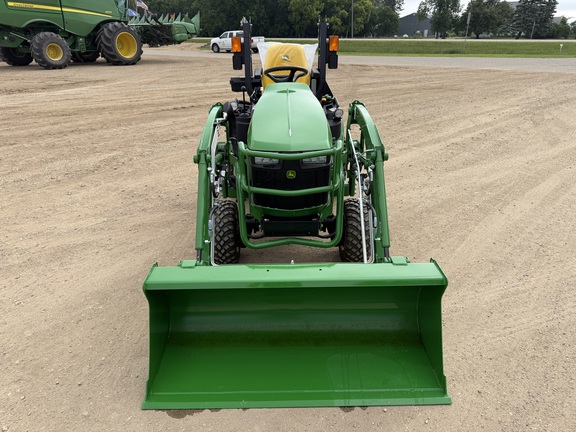 2025 John Deere 1025R - Photo8