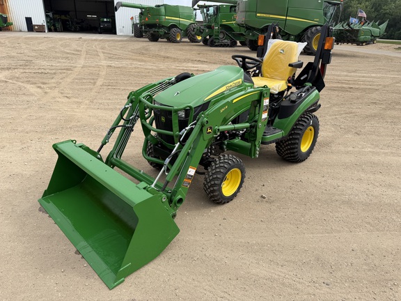 2025 John Deere 1025R - Photo7