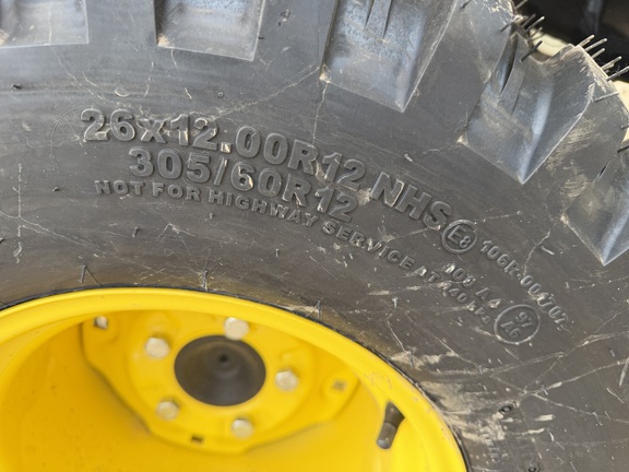 2025 John Deere 1025R - Photo12
