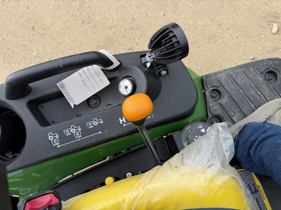 2025 John Deere 1025R - Photo28