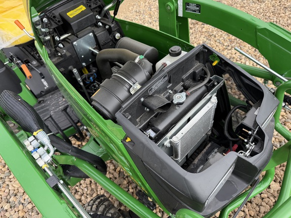 2025 John Deere 1025R - Photo15