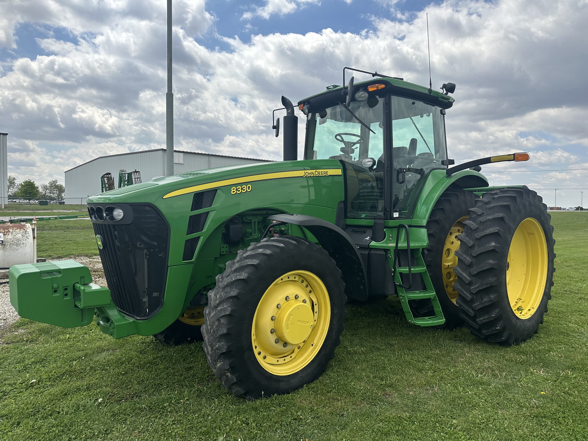 2009 John Deere 8330 Image 1
