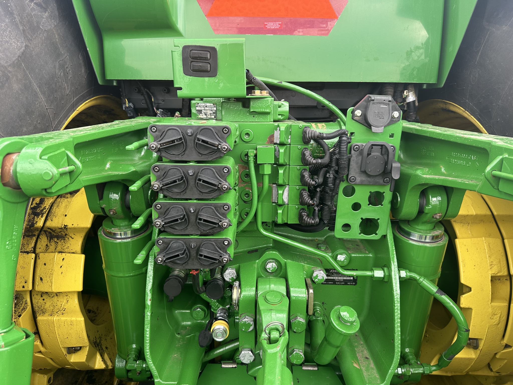 2009 John Deere 8330 Image 6