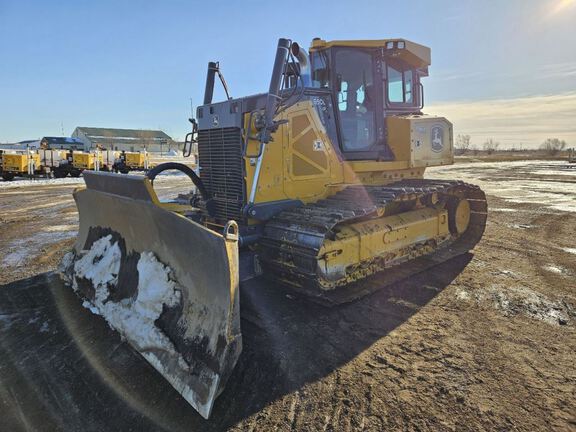 Photo of a 2023 John Deere 850L