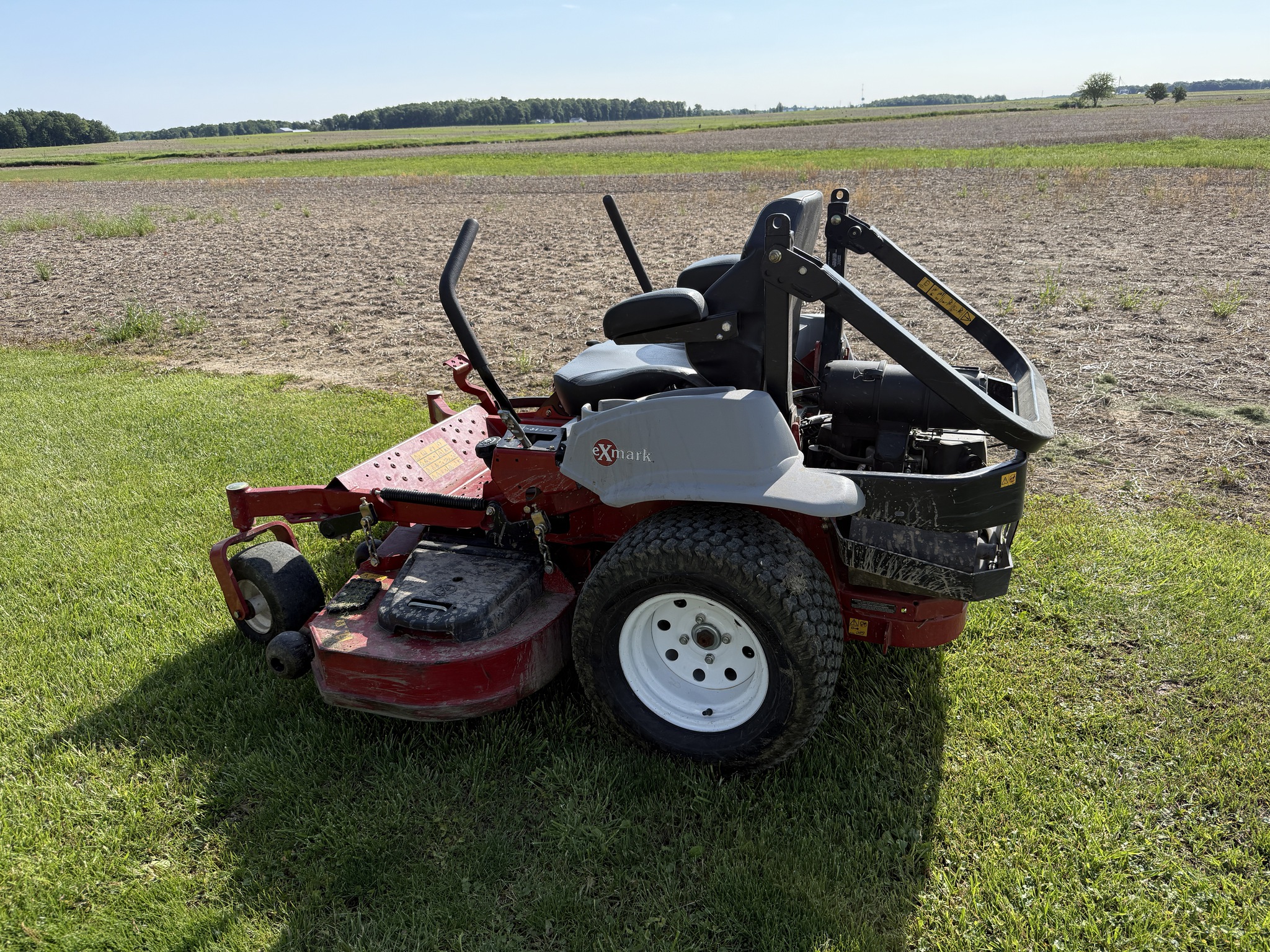2021 Exmark LZE742GKC Image 4