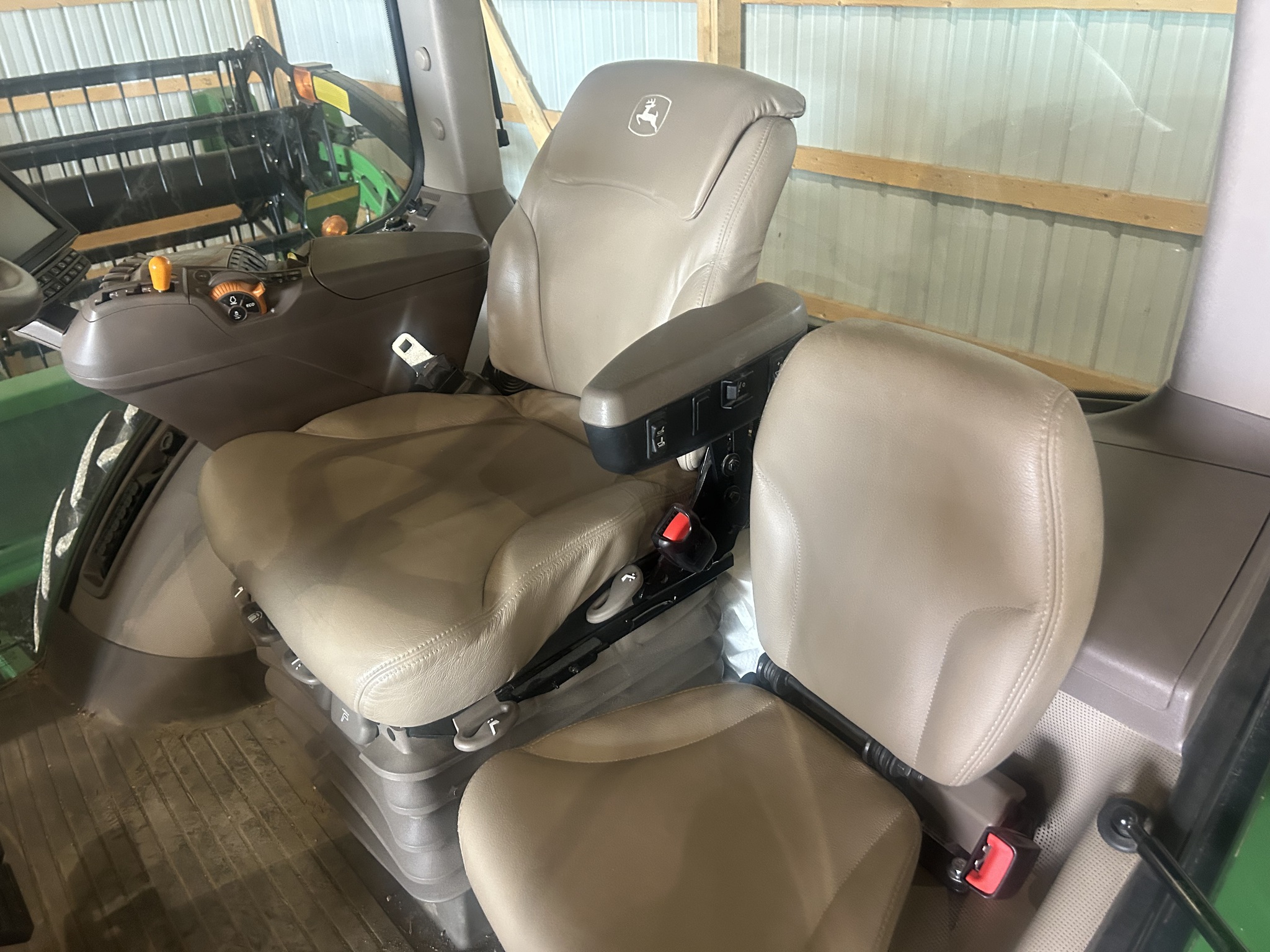 2020 John Deere 8295R Image 13