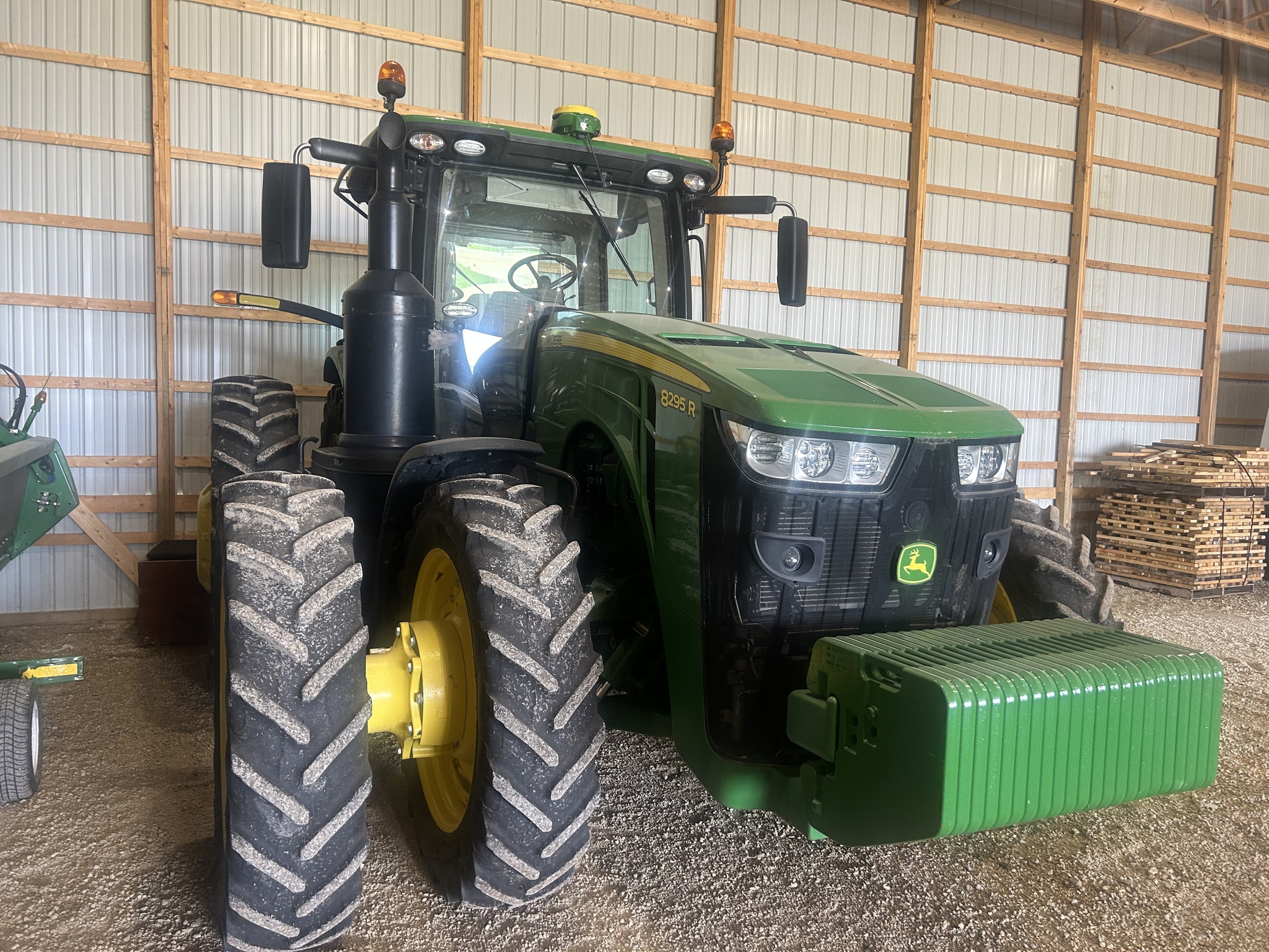 2020 John Deere 8295R Image 2