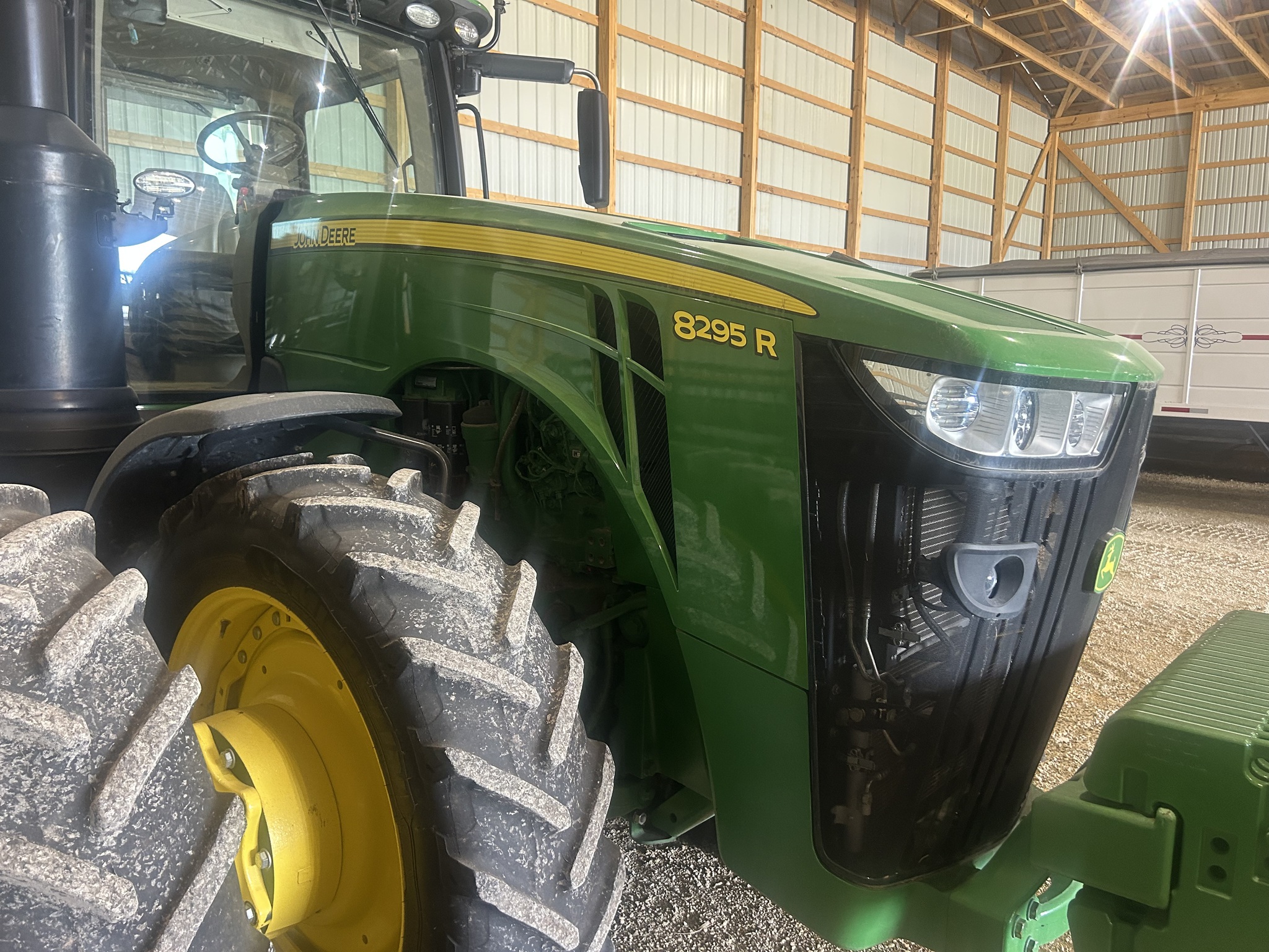2020 John Deere 8295R Image 3