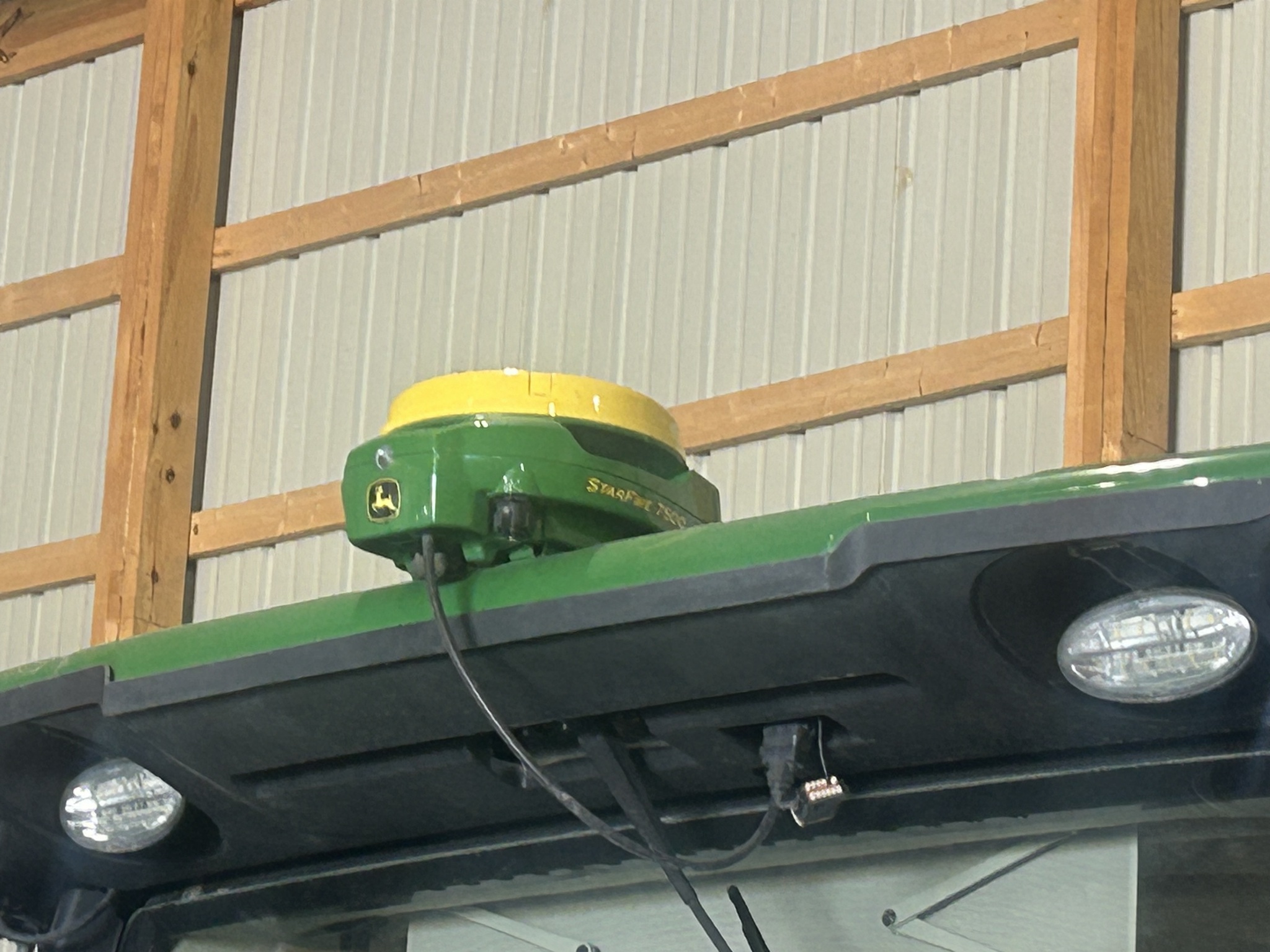 2020 John Deere 8295R Image 5