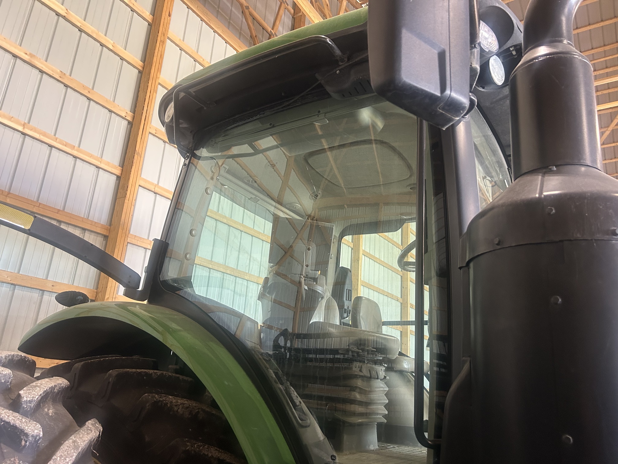 2020 John Deere 8295R Image 4