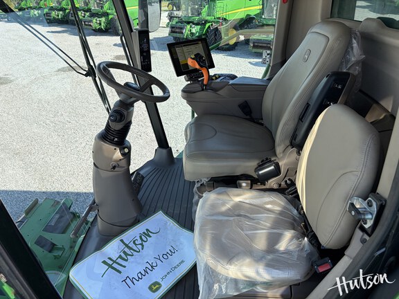 Photo of 2024 John Deere S780