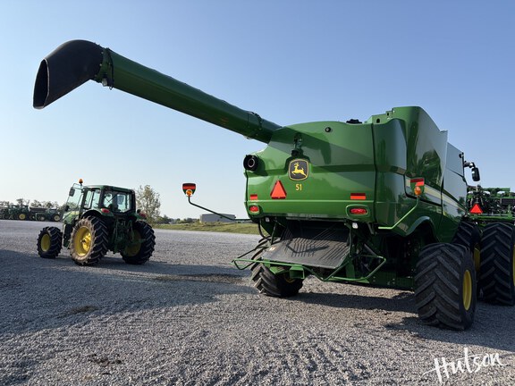 Photo of 2024 John Deere S780
