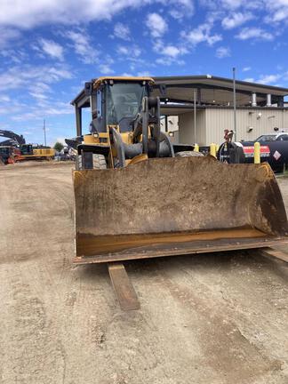 Photo of a 2022 John Deere 644 P