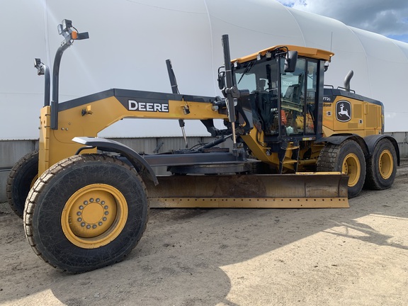 Photo of a 2020 John Deere 772G