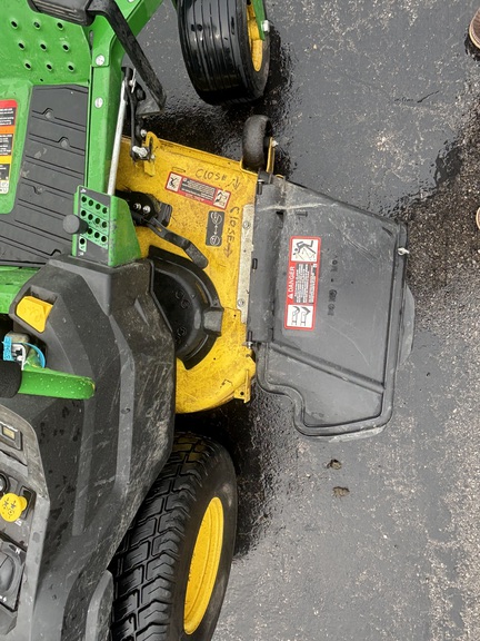 Used 2021 John Deere Z530M Zero Turn Mowers at Koenig Equipment in Tipp City, OH - Photo9