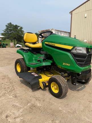 Photo of 2018 John Deere X330