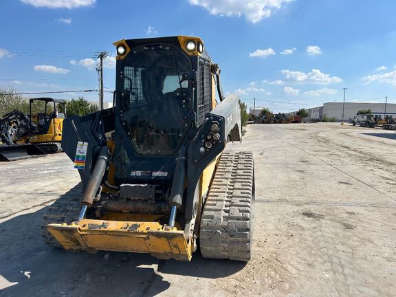 Photo of 2024 John Deere 335P