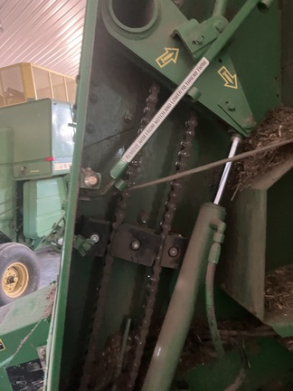 2010 John Deere 568 - Photo11