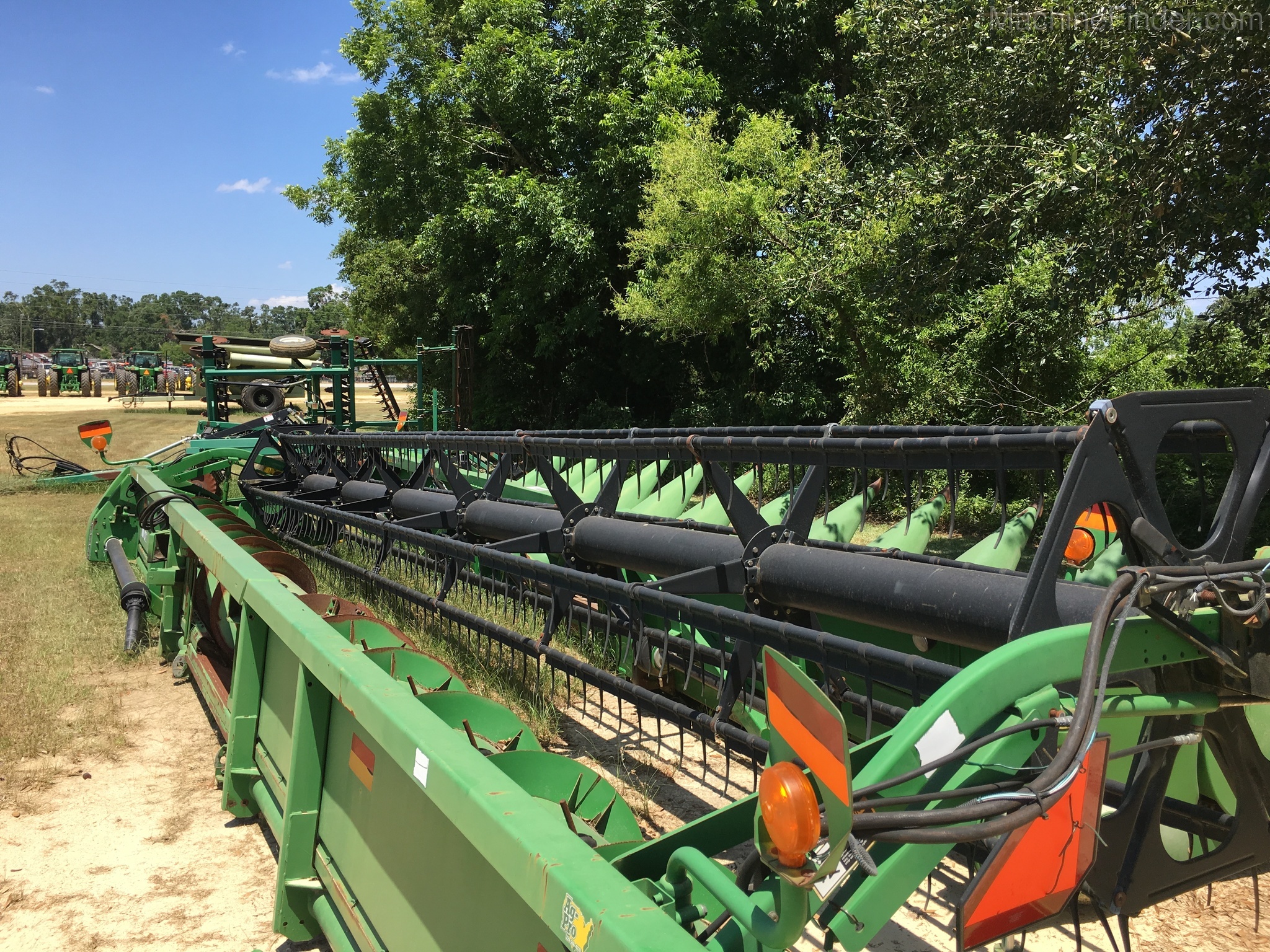 2005 John Deere 630F Image 2