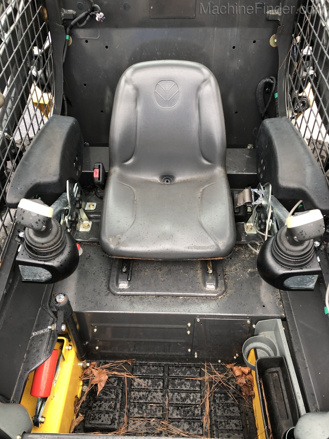 2013 New Holland L218 Image 3