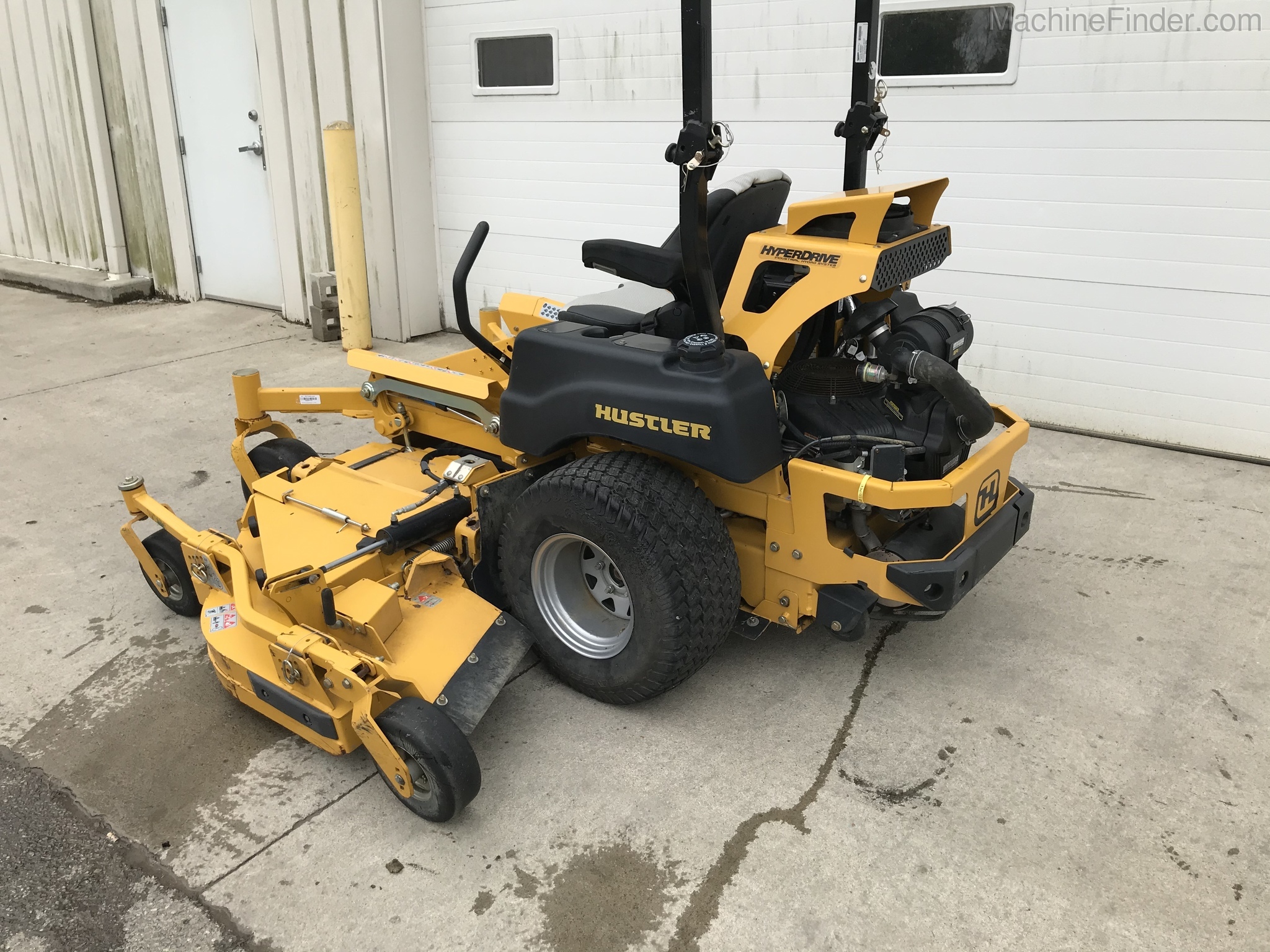 2017 Hustler SUPER 104 Image 8