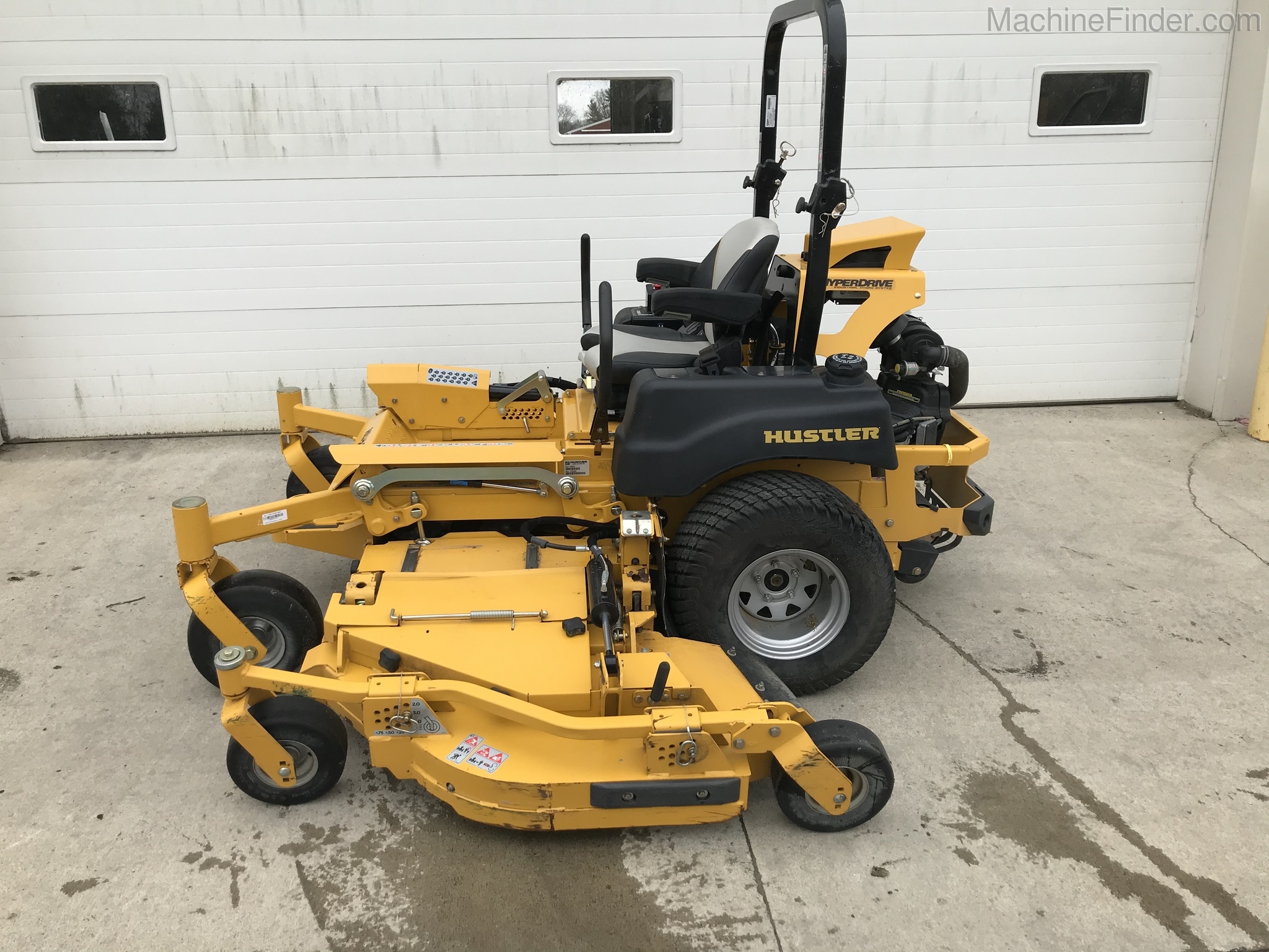 2017 Hustler SUPER 104 Image 7