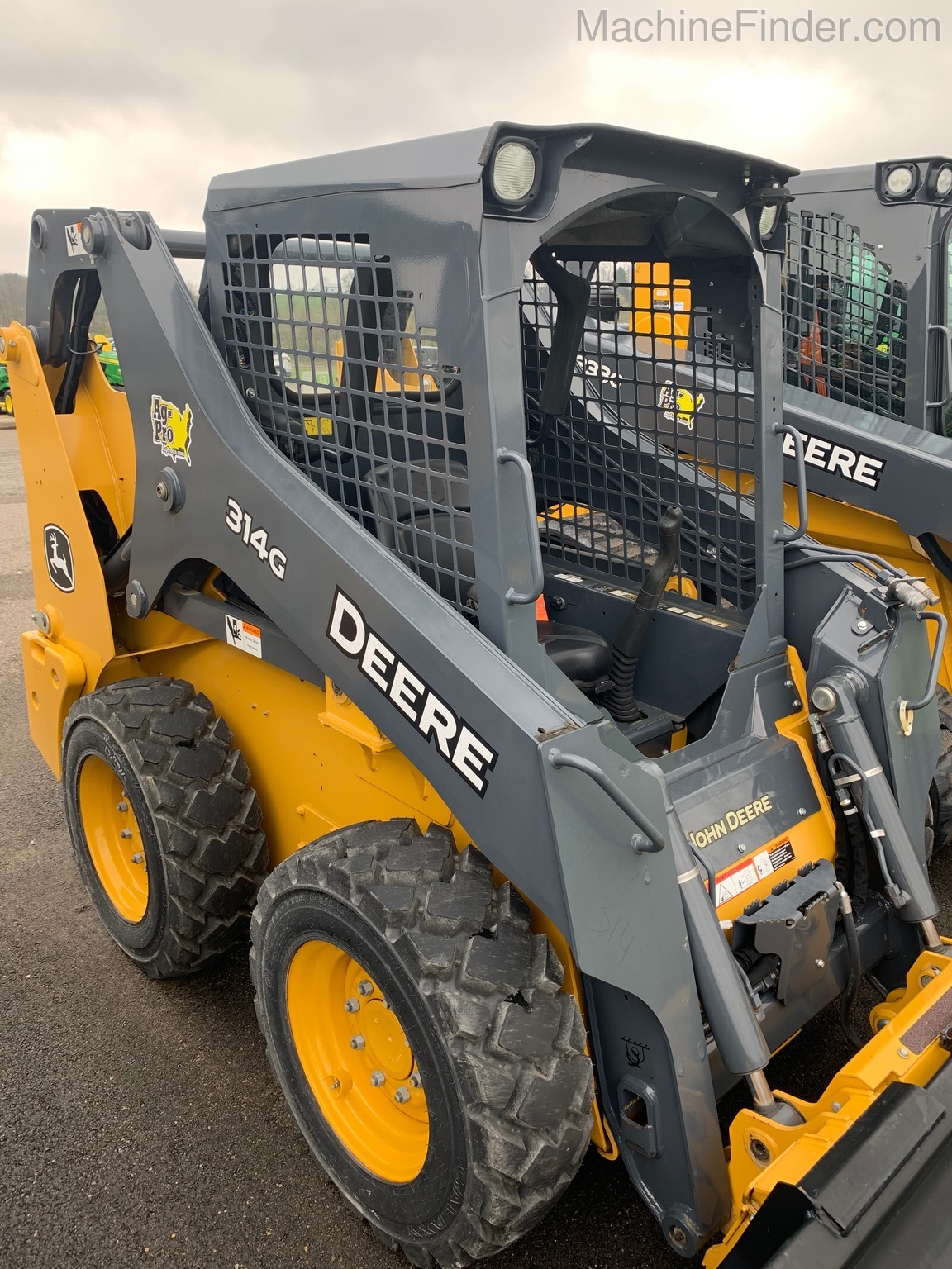 2016 John Deere 314G Image 1