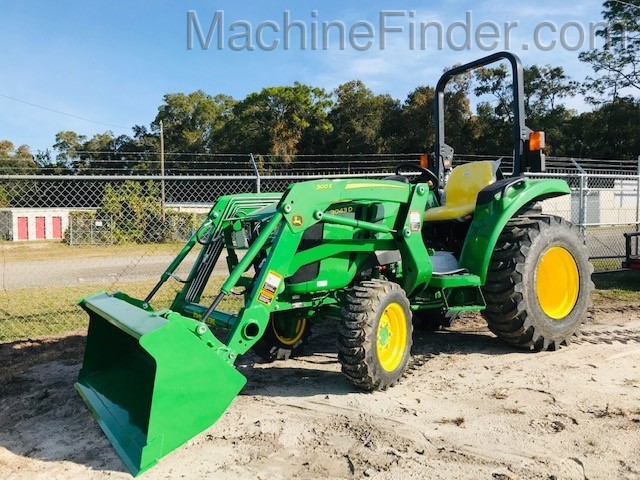 2020 John Deere 3043D Image 1