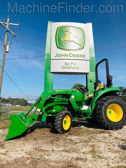2020 John Deere 3043D Image 6