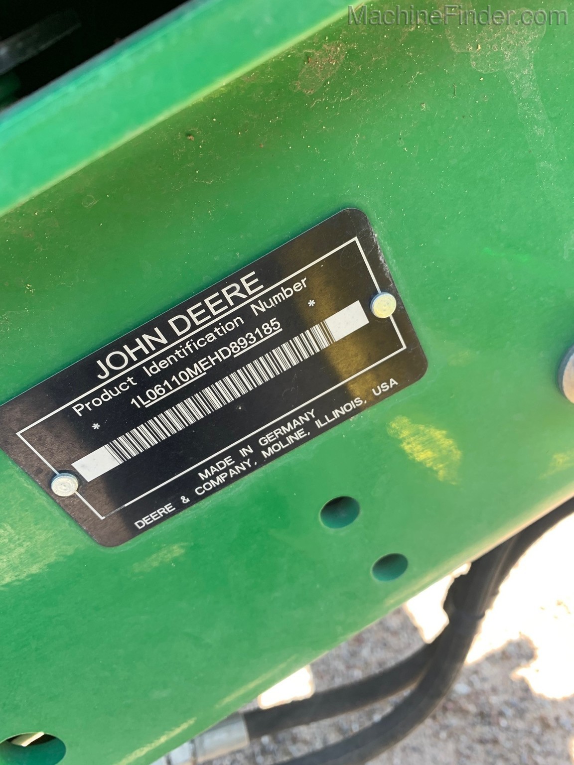 2017 John Deere 6110M Image 6