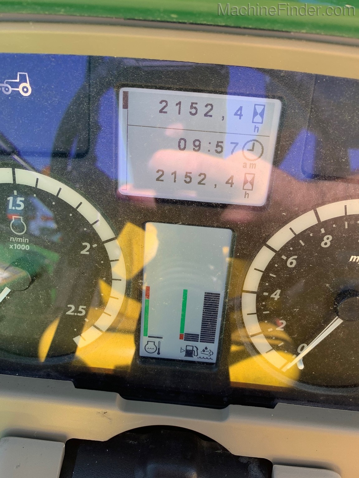 2017 John Deere 6110M Image 5