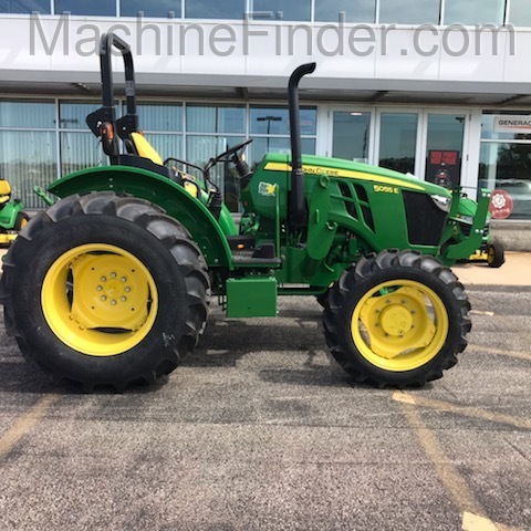 2018 John Deere 5055E Image 1