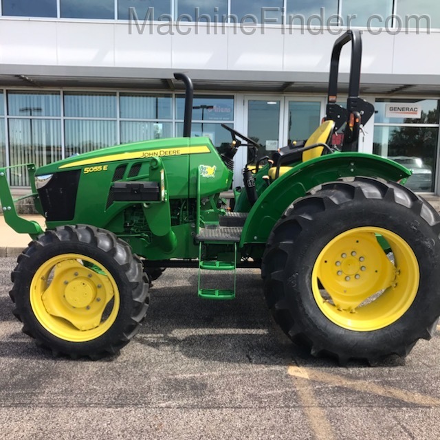 2018 John Deere 5055E Image 5