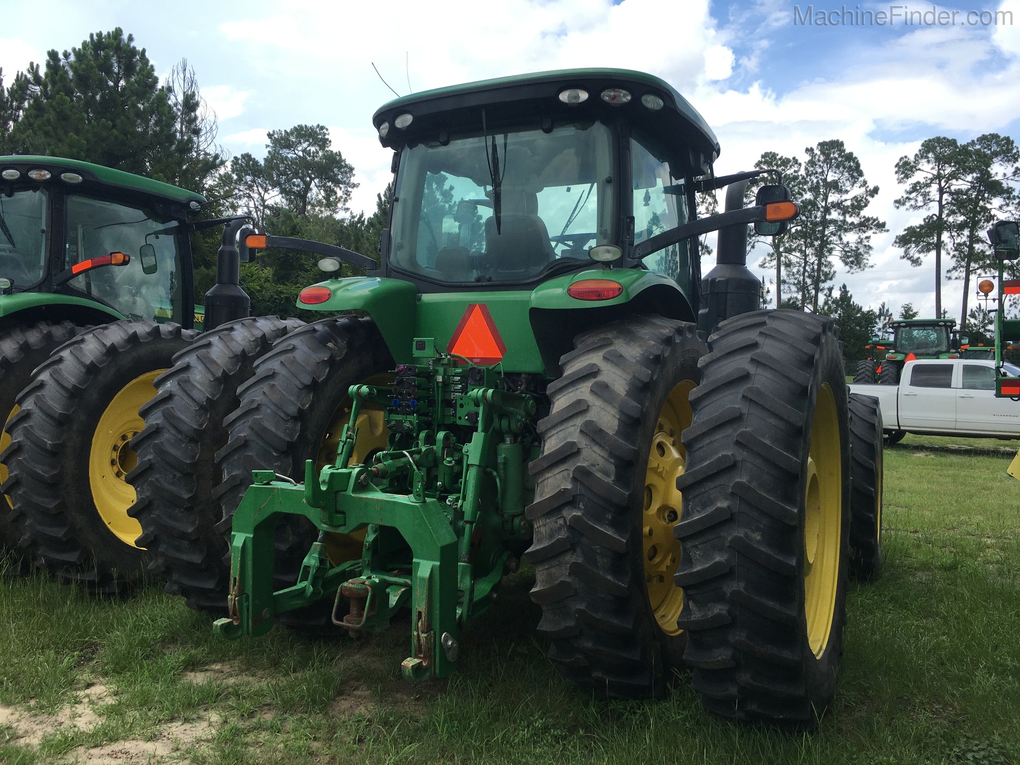 2014 John Deere 8320R Image 4