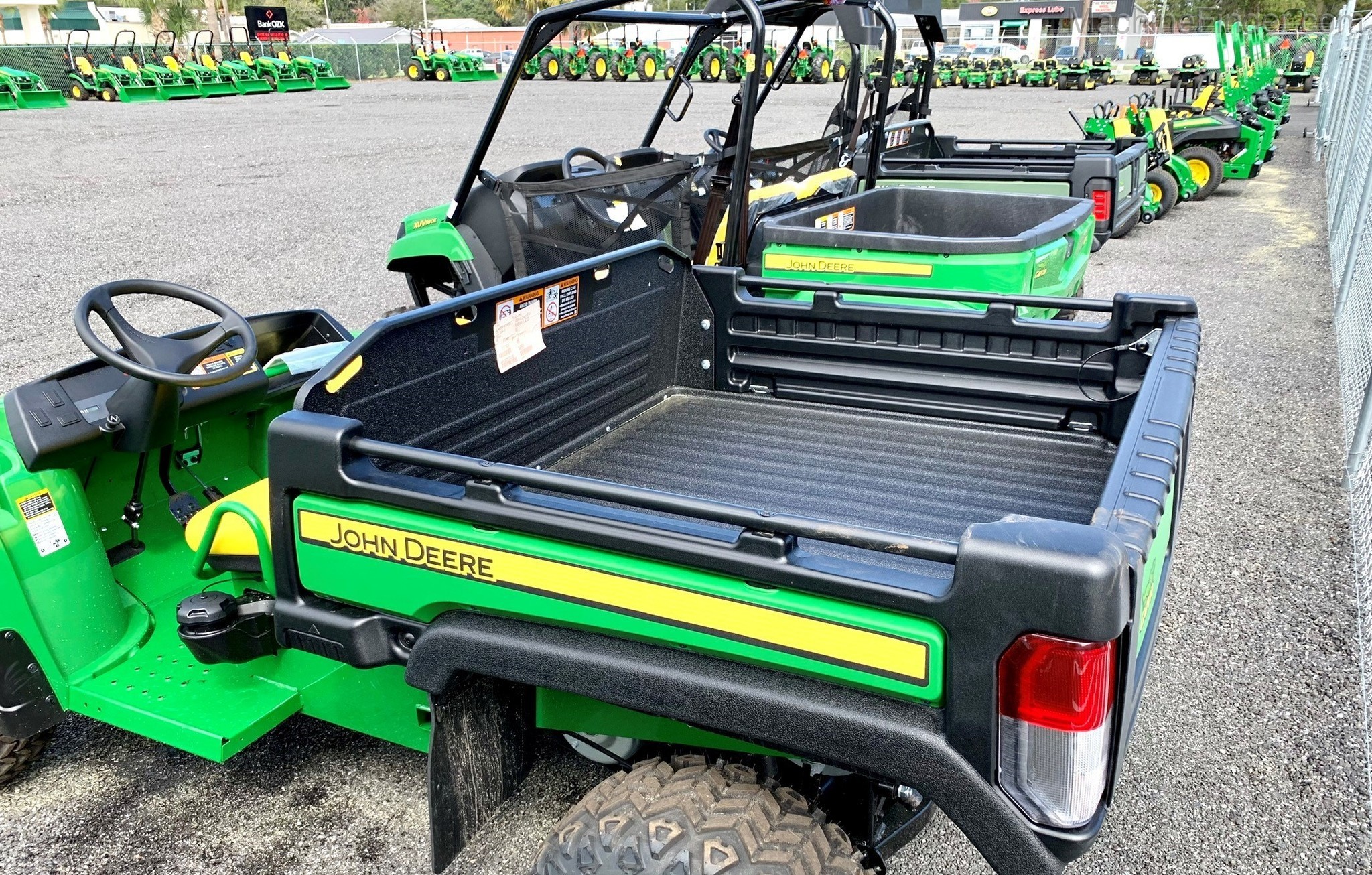 2019 John Deere TS 4X2 Image 3