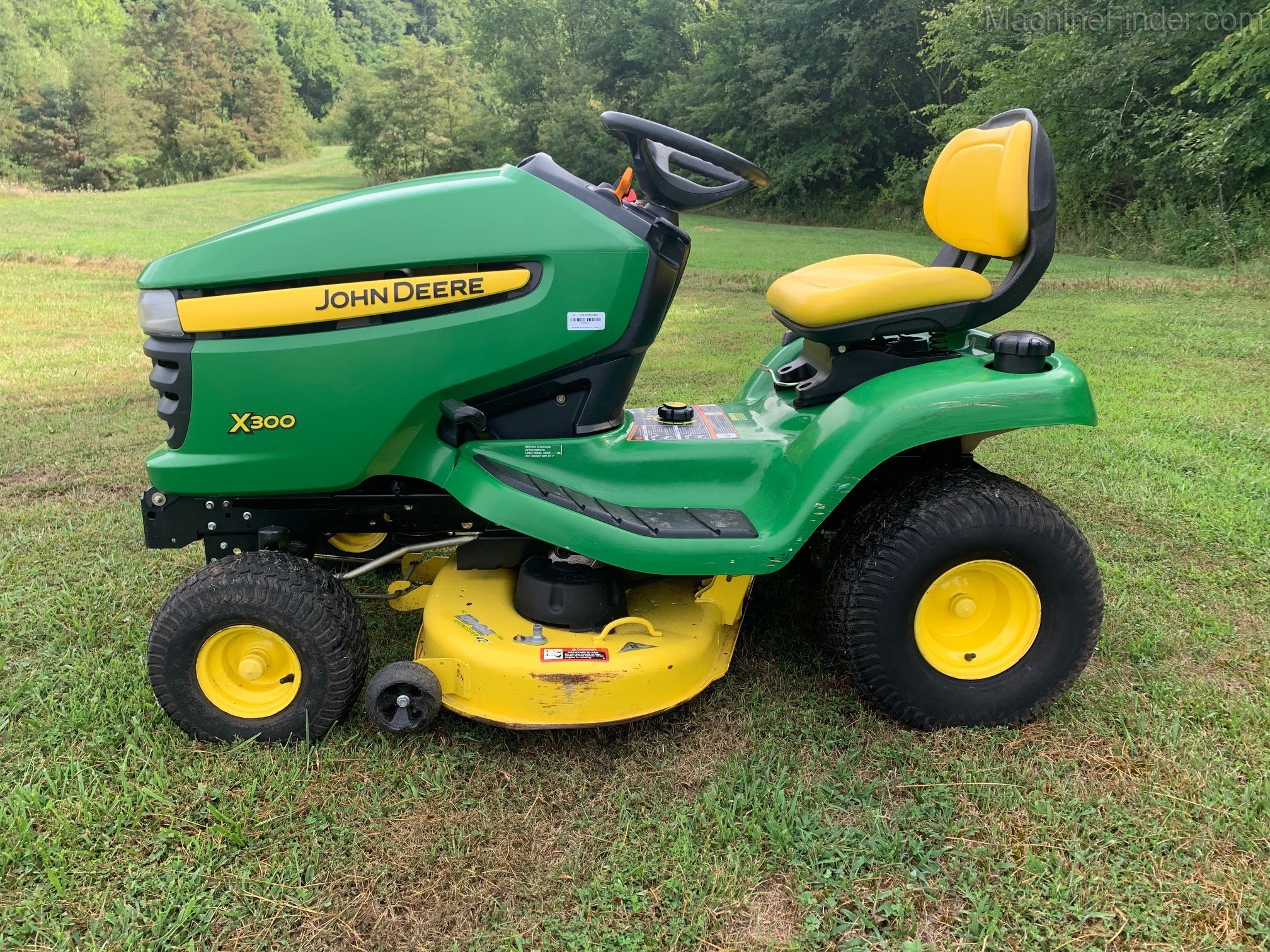 2009 John Deere X300 Image 2