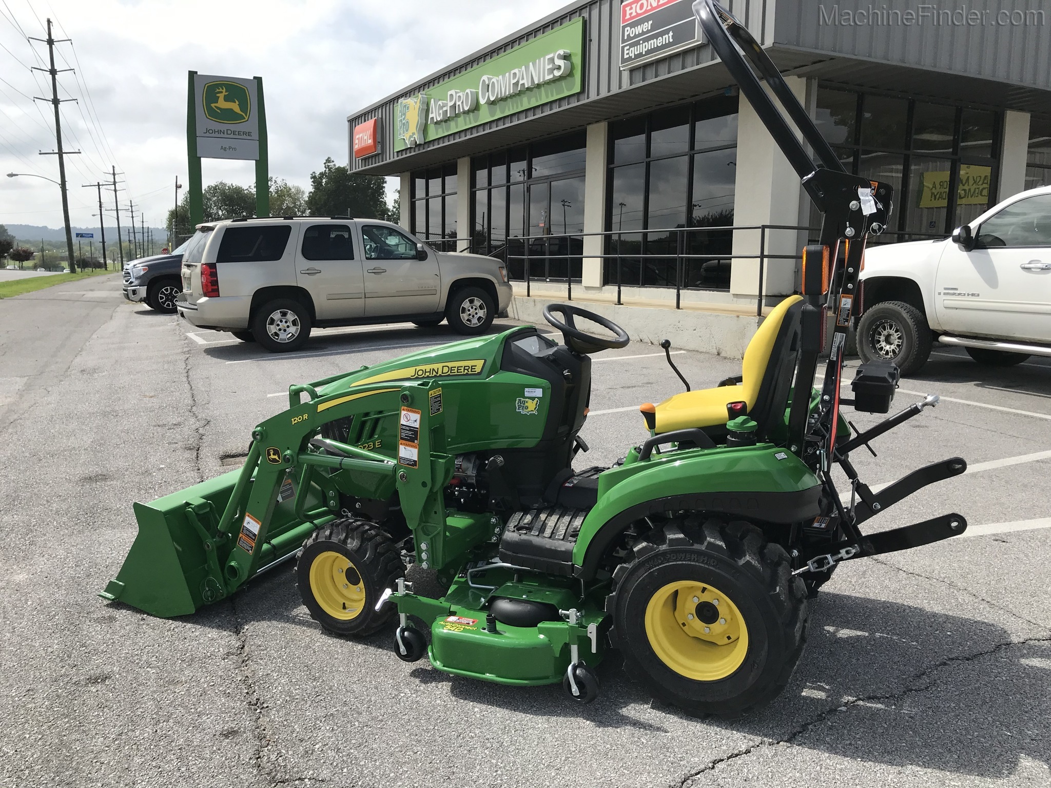 2020 John Deere 1023E Image 1