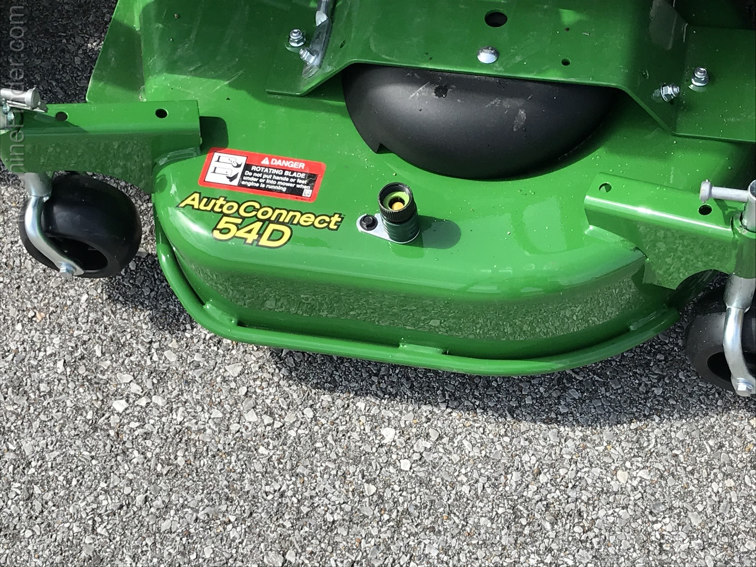 2020 John Deere 1023E Image 5