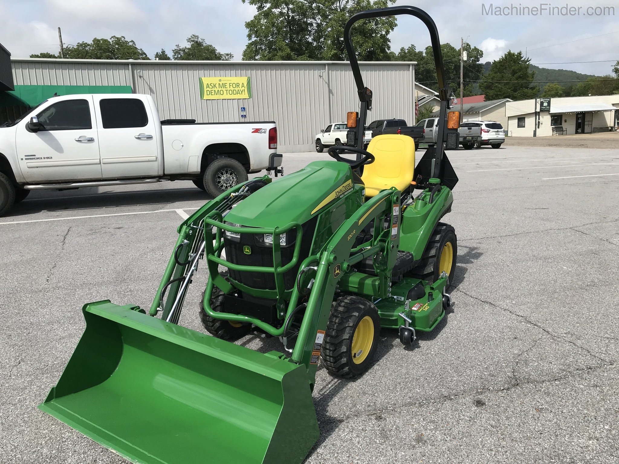 2020 John Deere 1023E Image 2