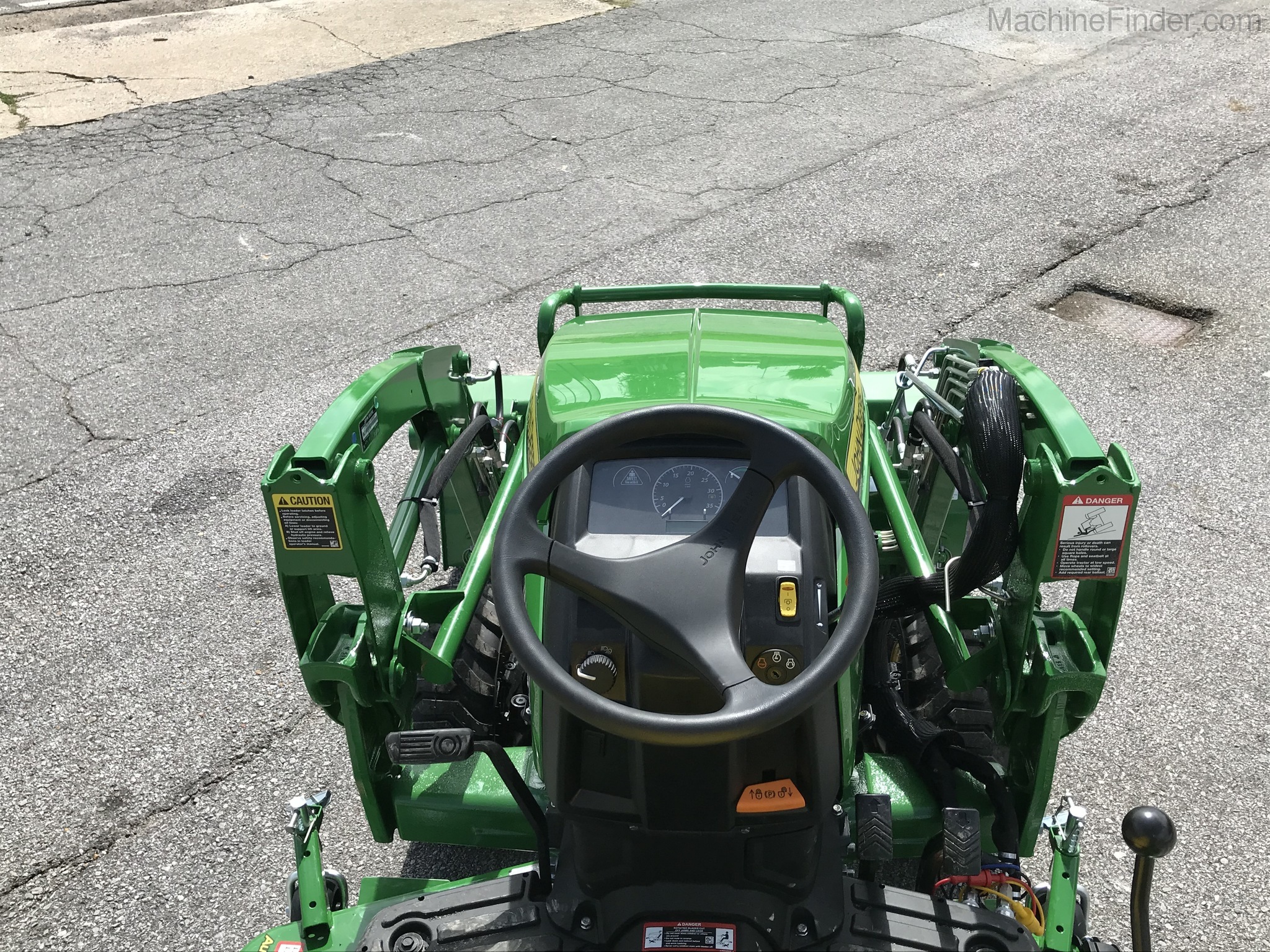 2020 John Deere 1023E Image 6