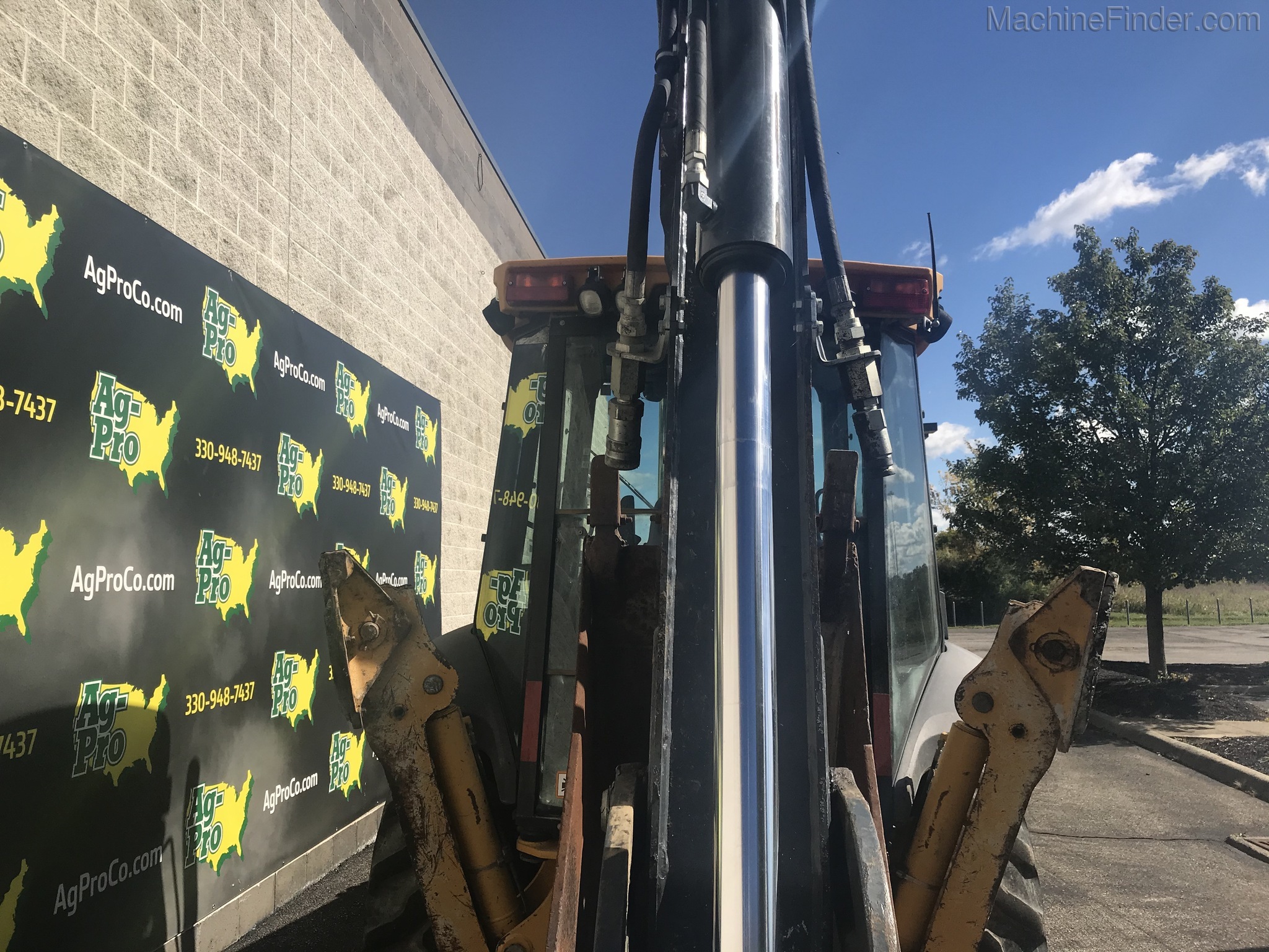 2015 John Deere 310SK Image 10